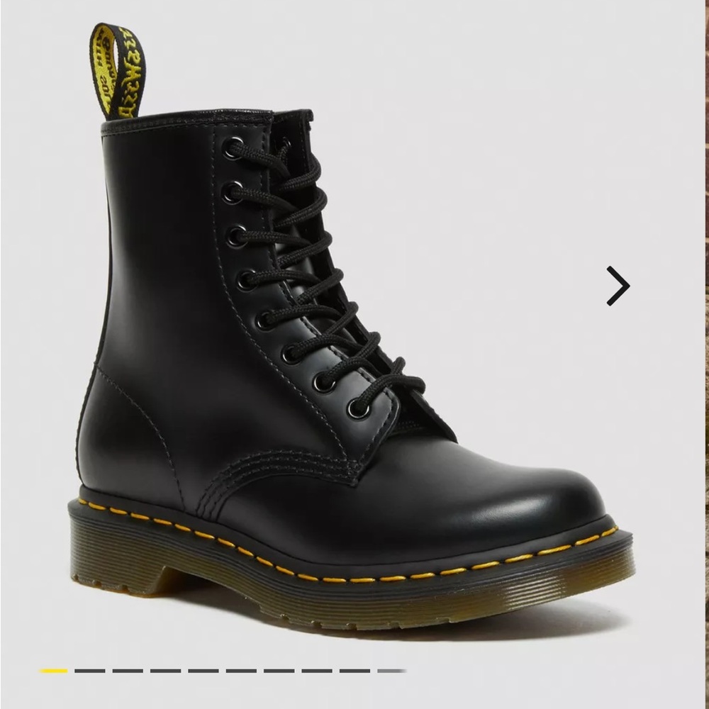 Women’s Dr. Martens…black leather…size 7